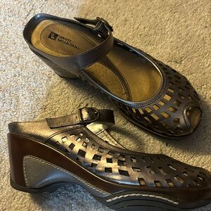 White Mountain Mario Clogs Mary Jane women’s 8.5 Copper slip on open toed heels